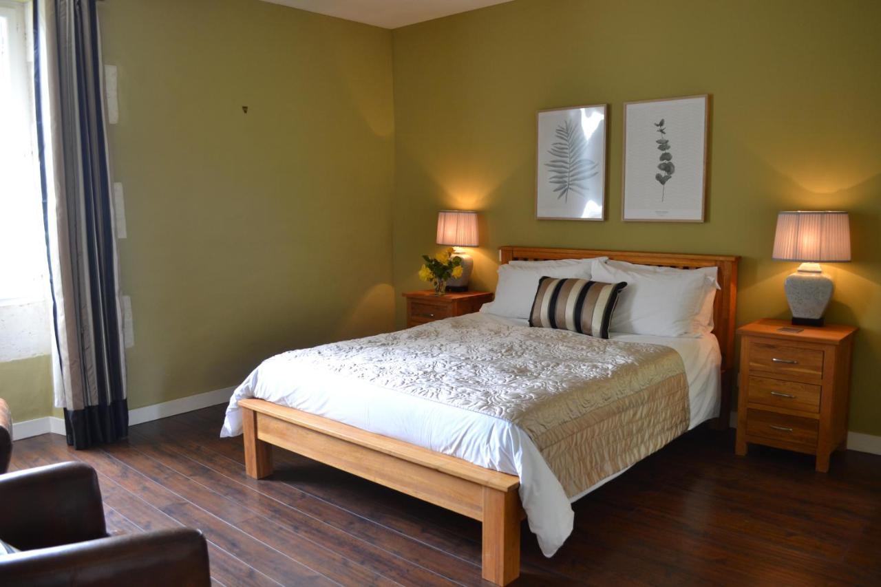 Bed and breakfast Le Manoir de Nabinaud Chambre photo
